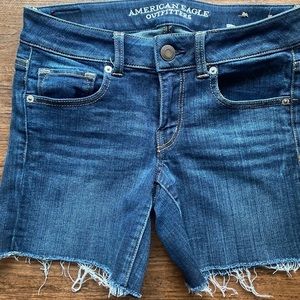 American Eagle Shorts stretch medium wash size 6
